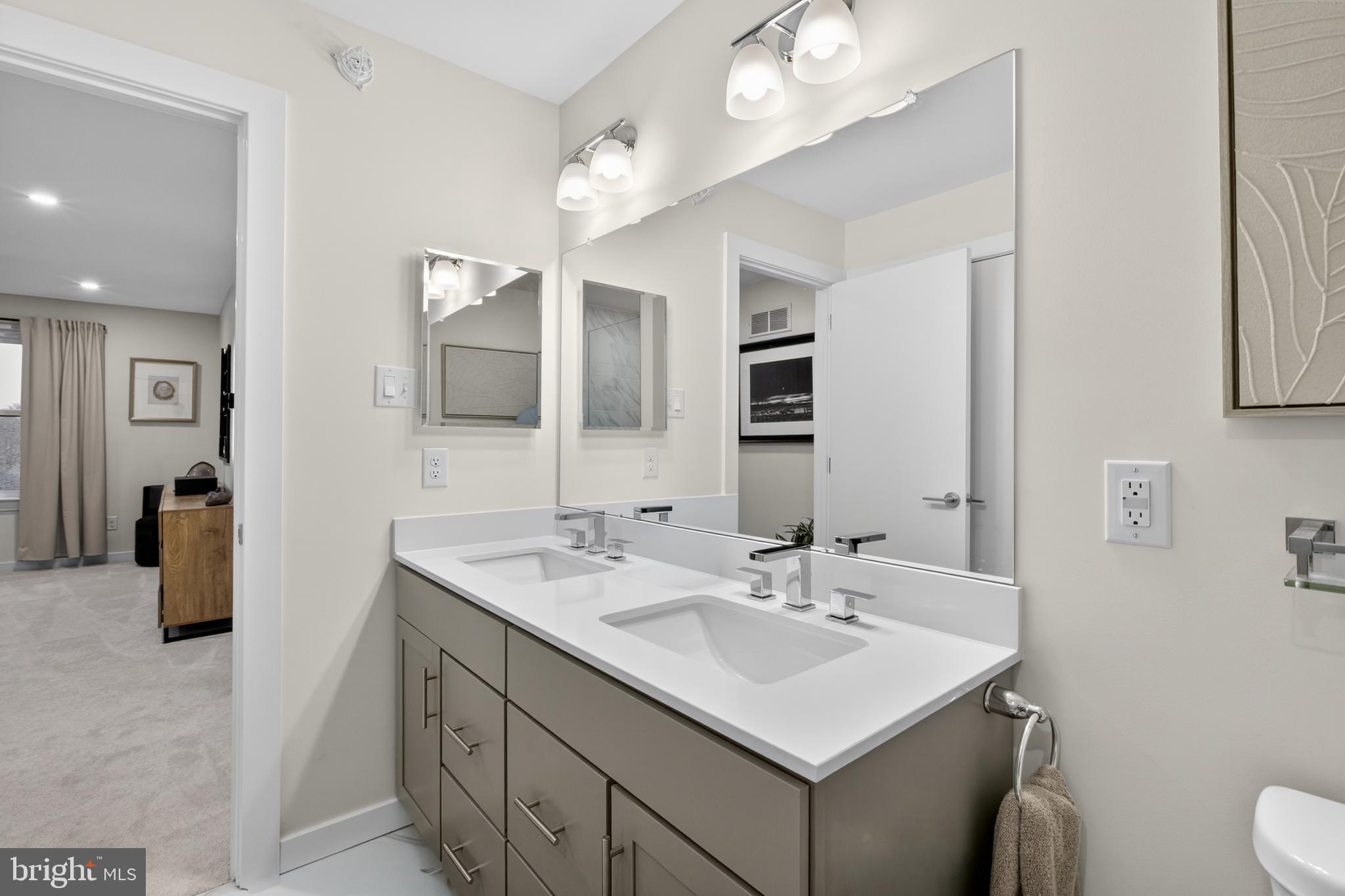 RIVER PLACE - Residential
