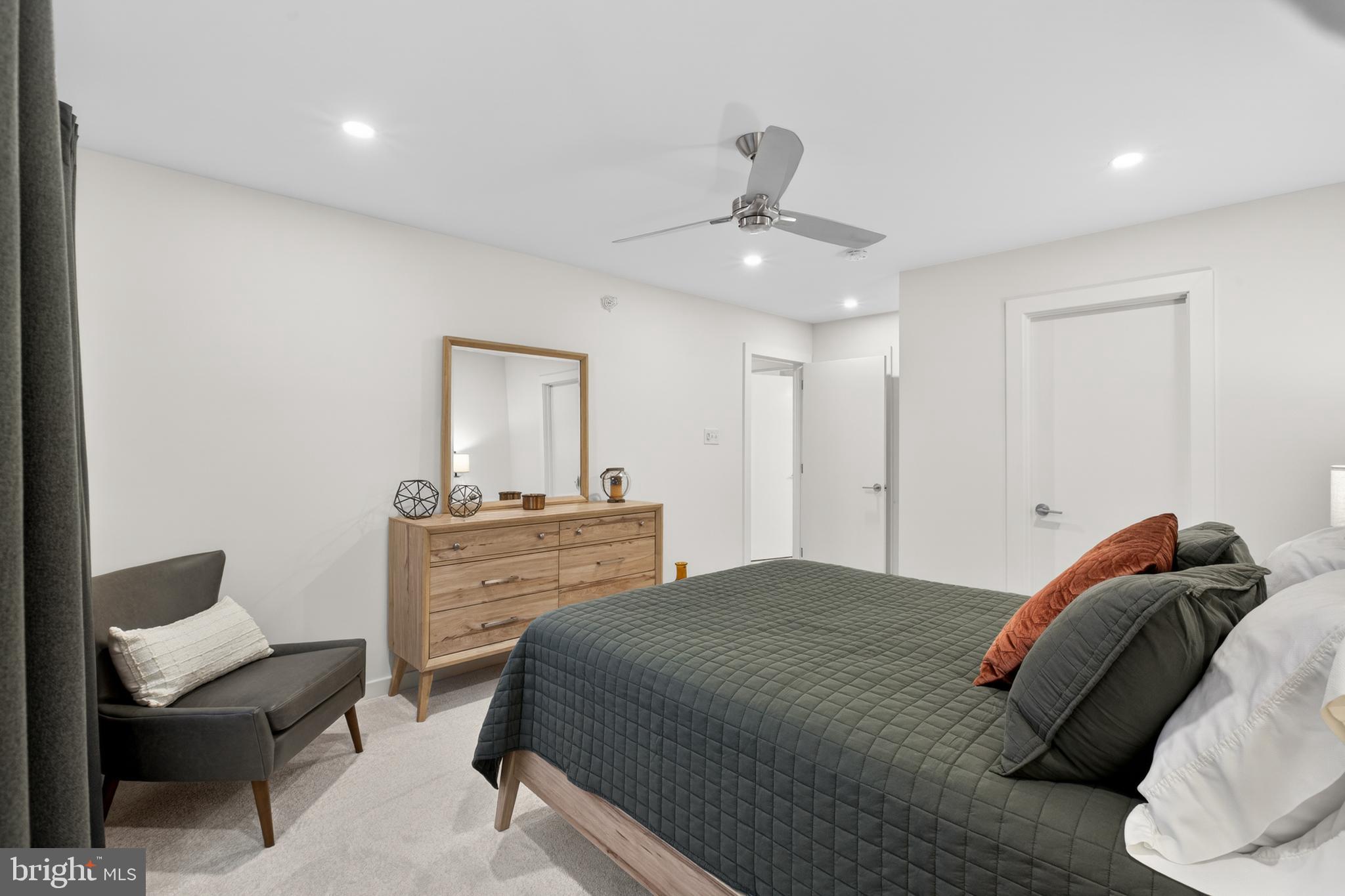 RIVER PLACE - Residential