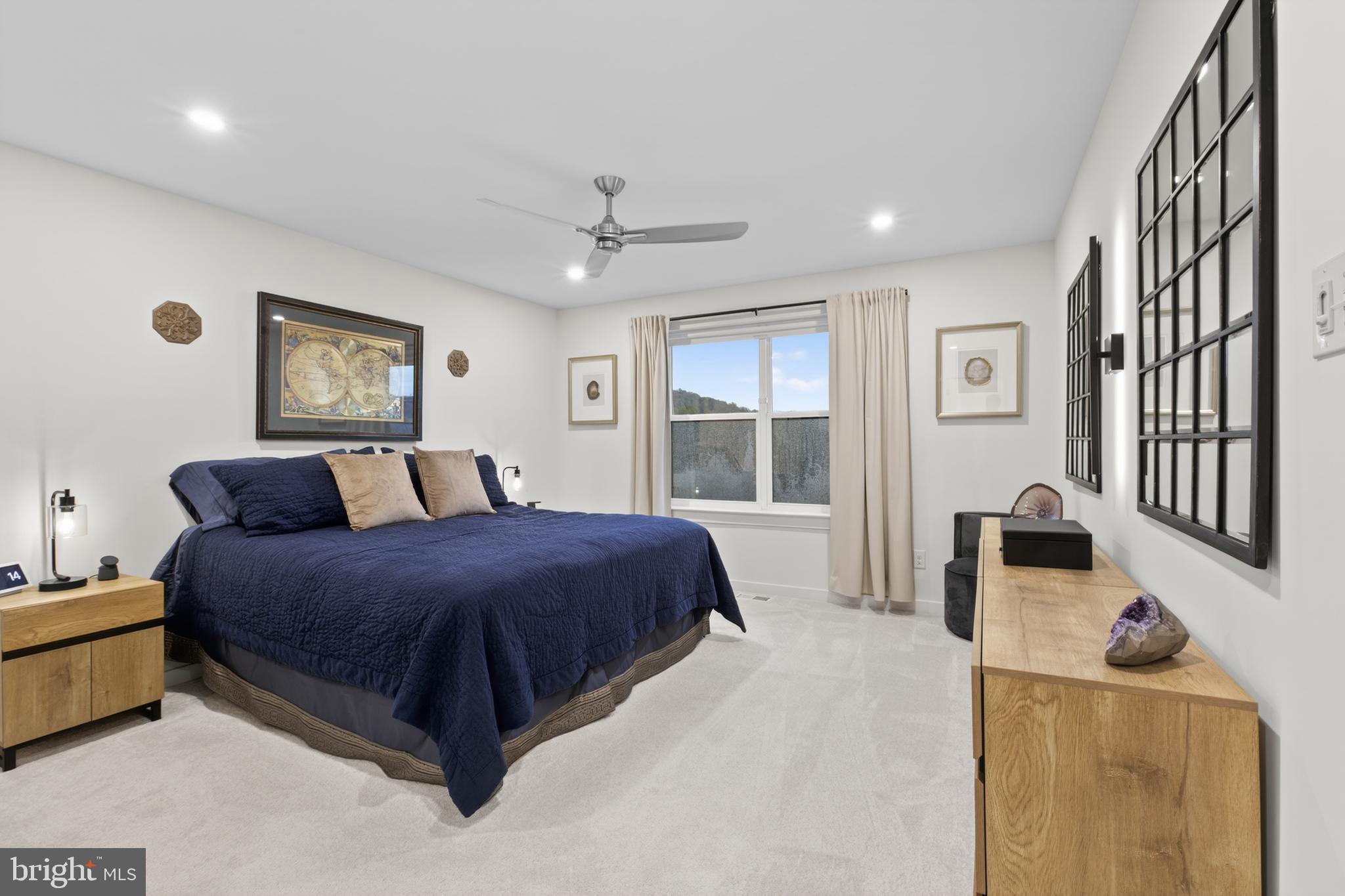 RIVER PLACE - Residential