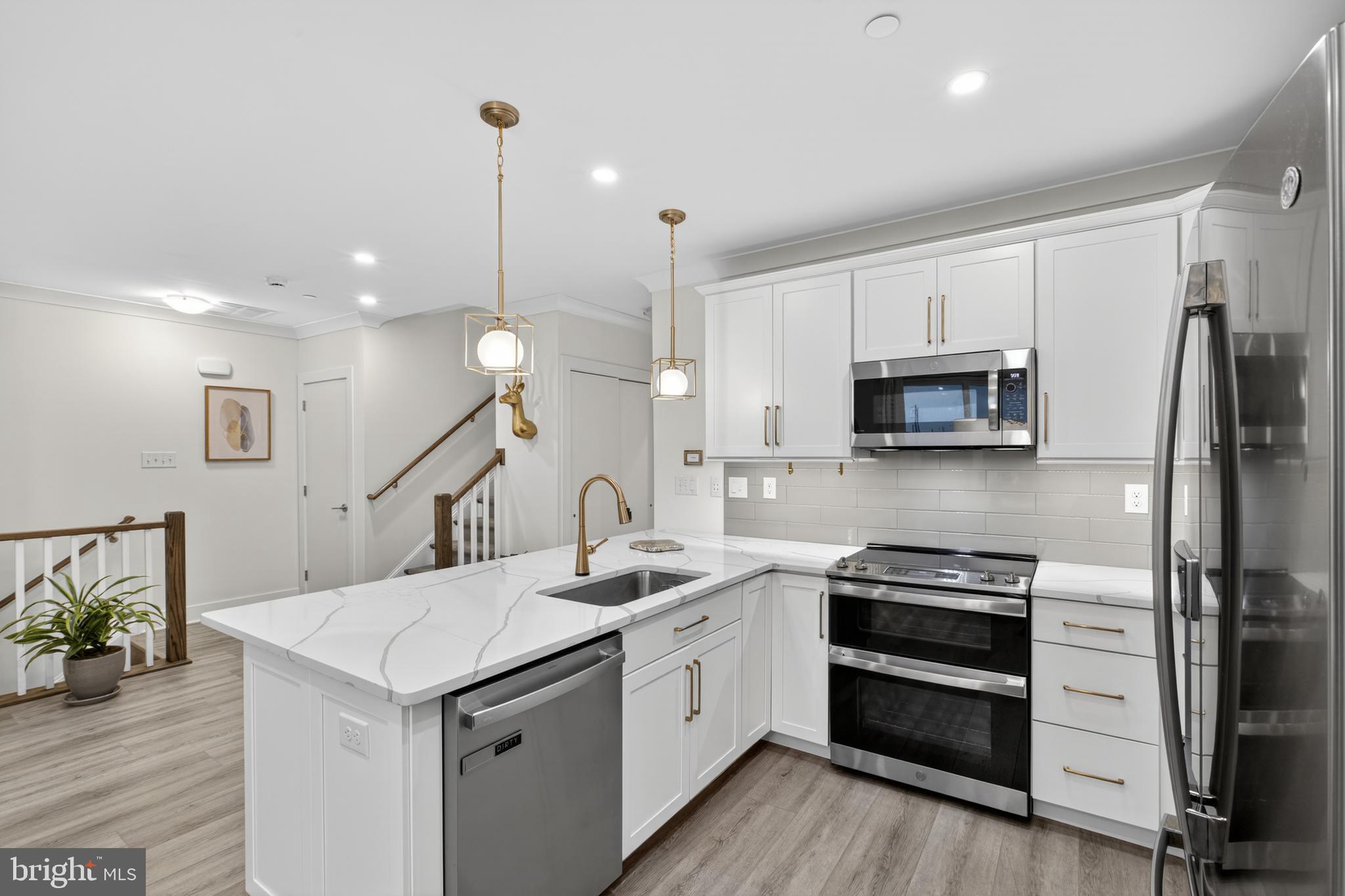 RIVER PLACE - Residential