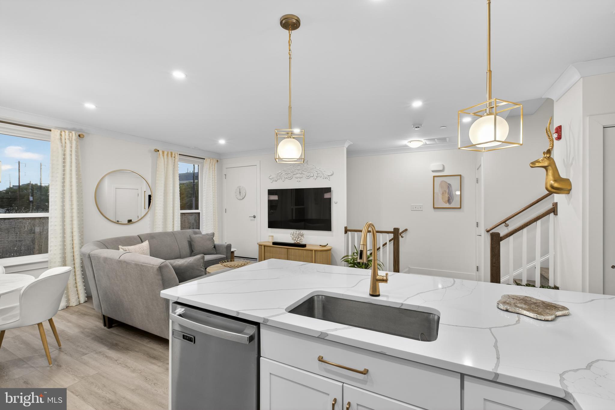 RIVER PLACE - Residential