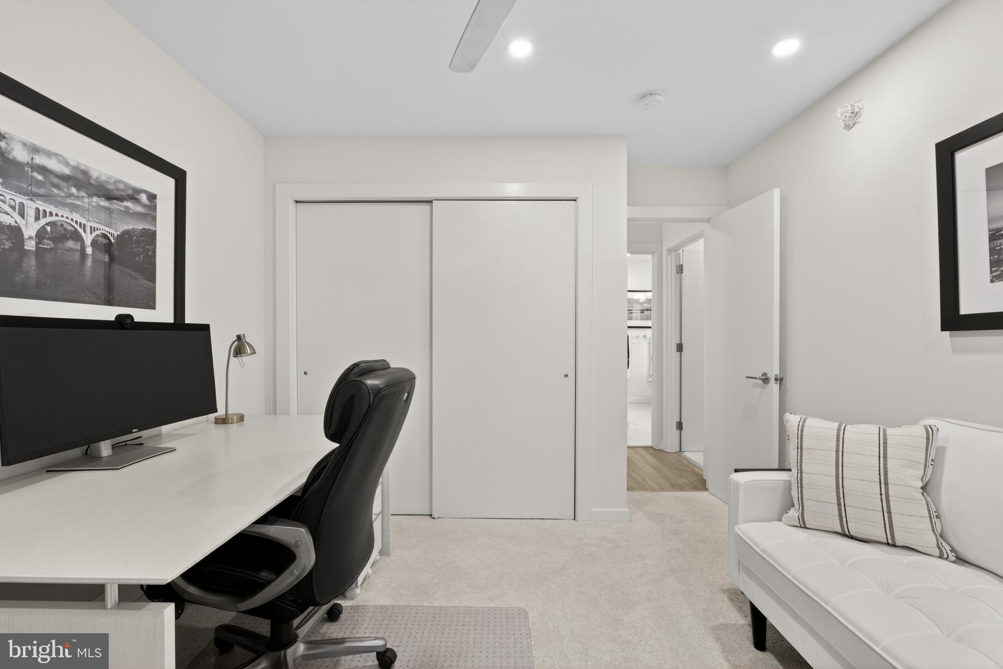 RIVER PLACE - Residential