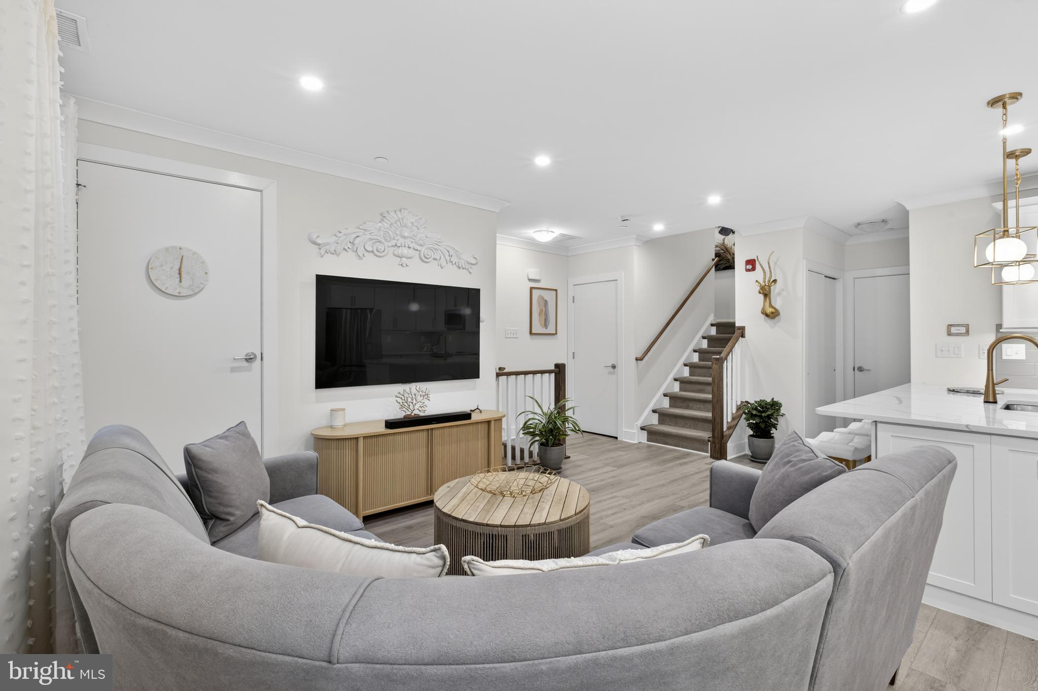 RIVER PLACE - Residential