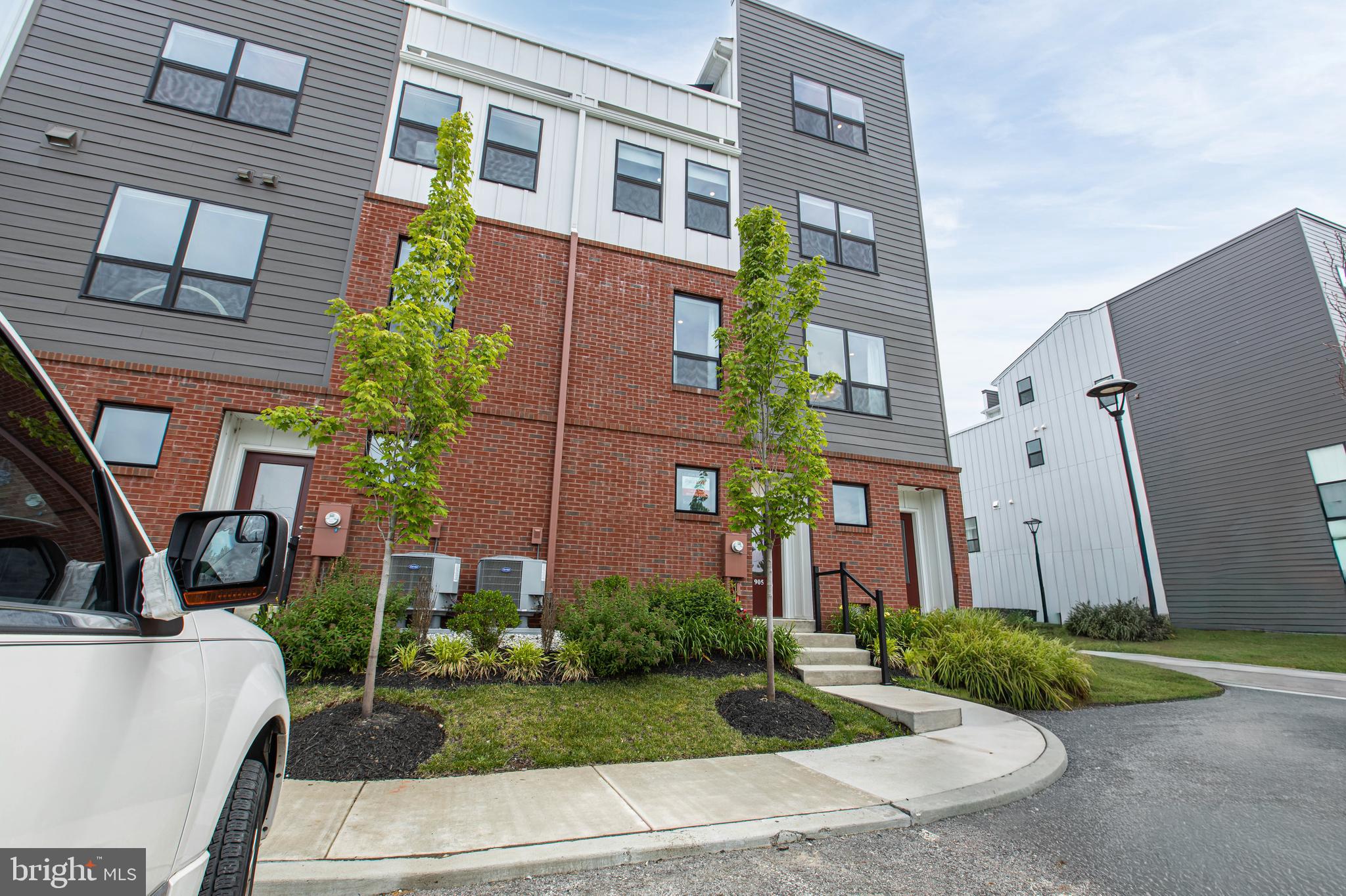 RIVER PLACE - Residential