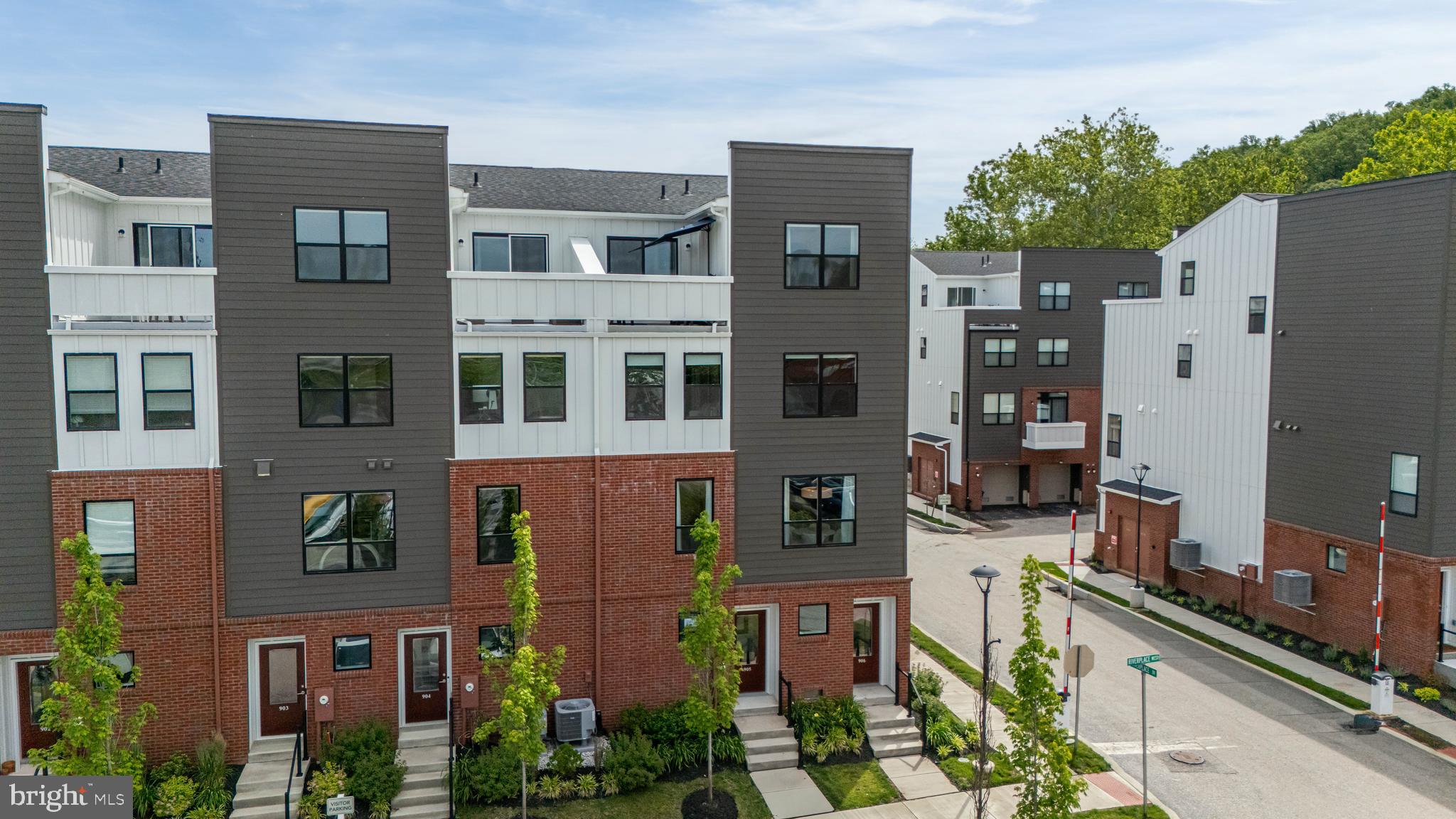 RIVER PLACE - Residential