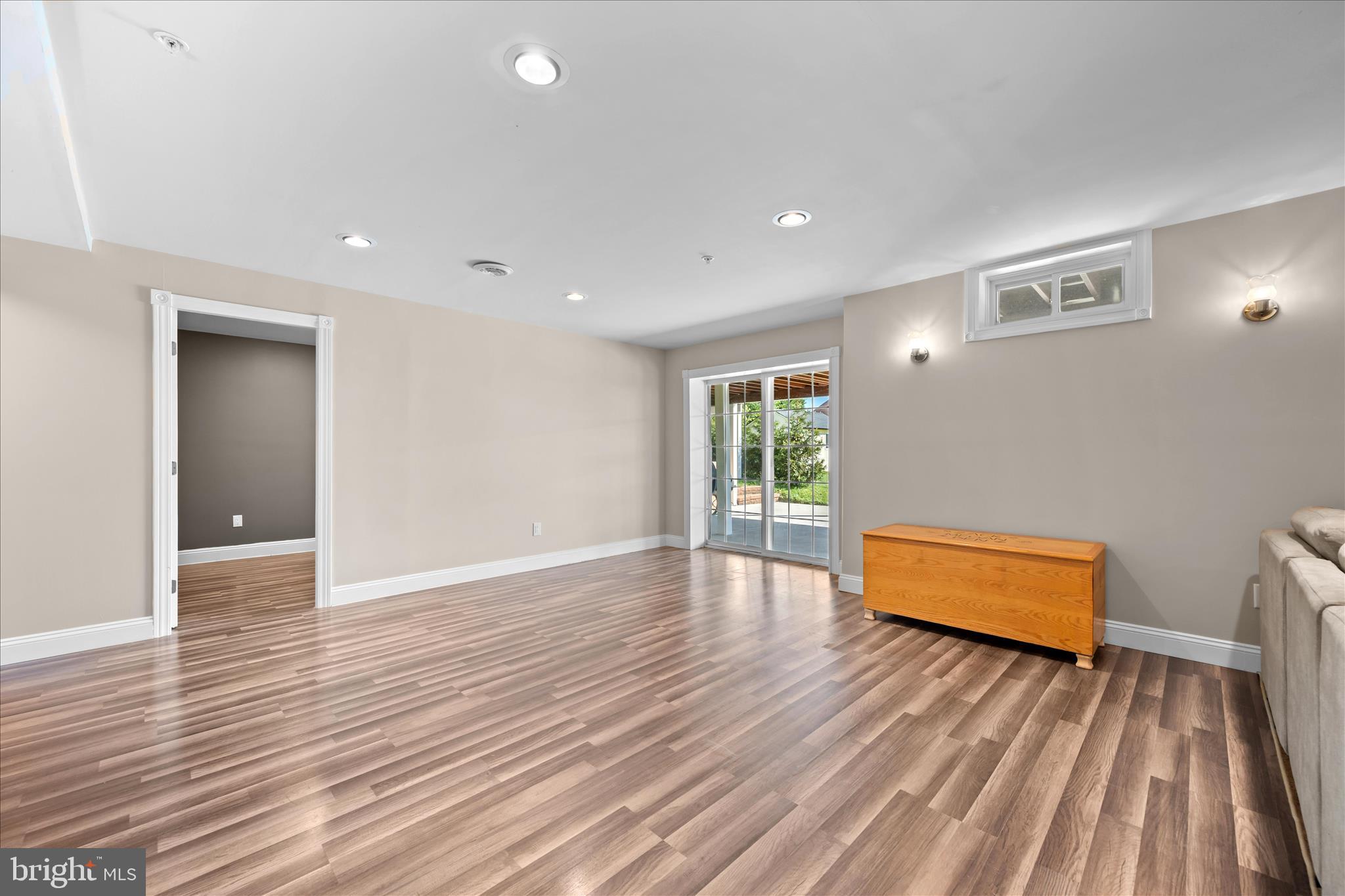 ROYAL OAKS - Residential