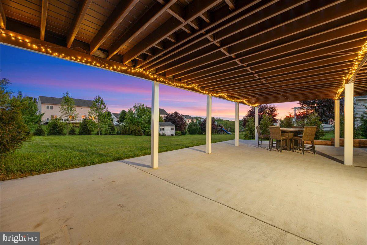 ROYAL OAKS - Residential