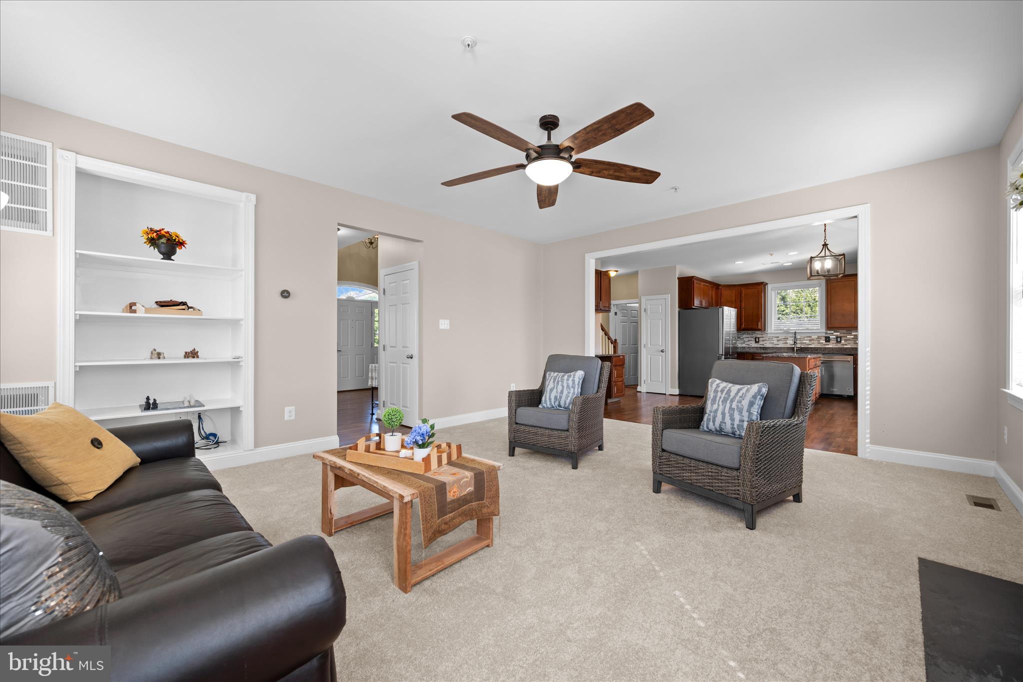 ROYAL OAKS - Residential