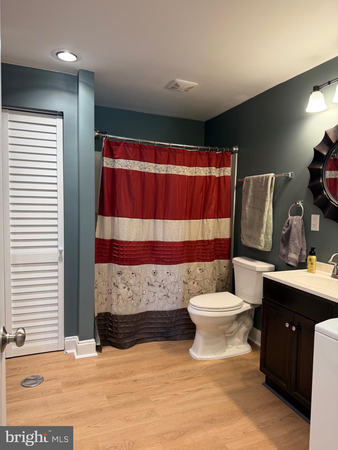 ROYAL OAKS - Residential