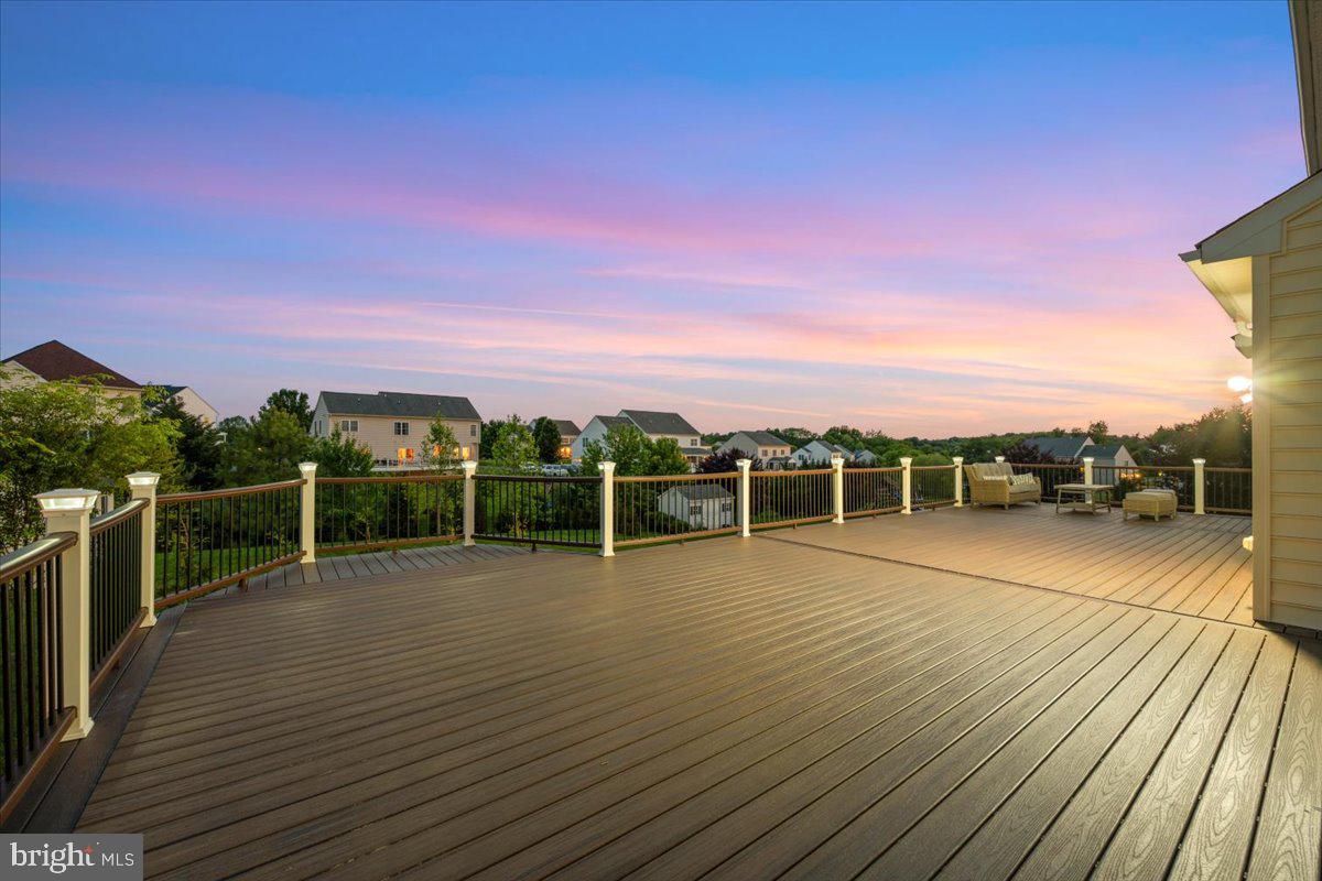 ROYAL OAKS - Residential
