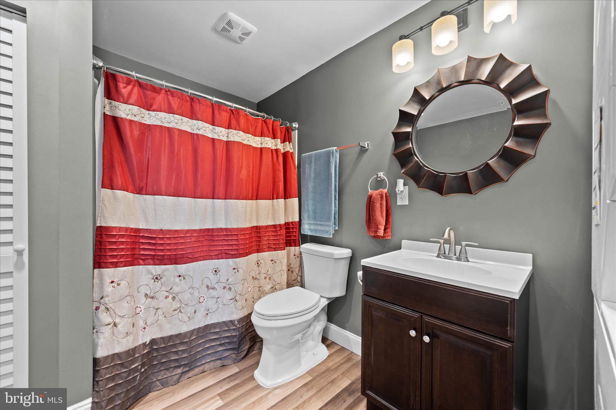 ROYAL OAKS - Residential