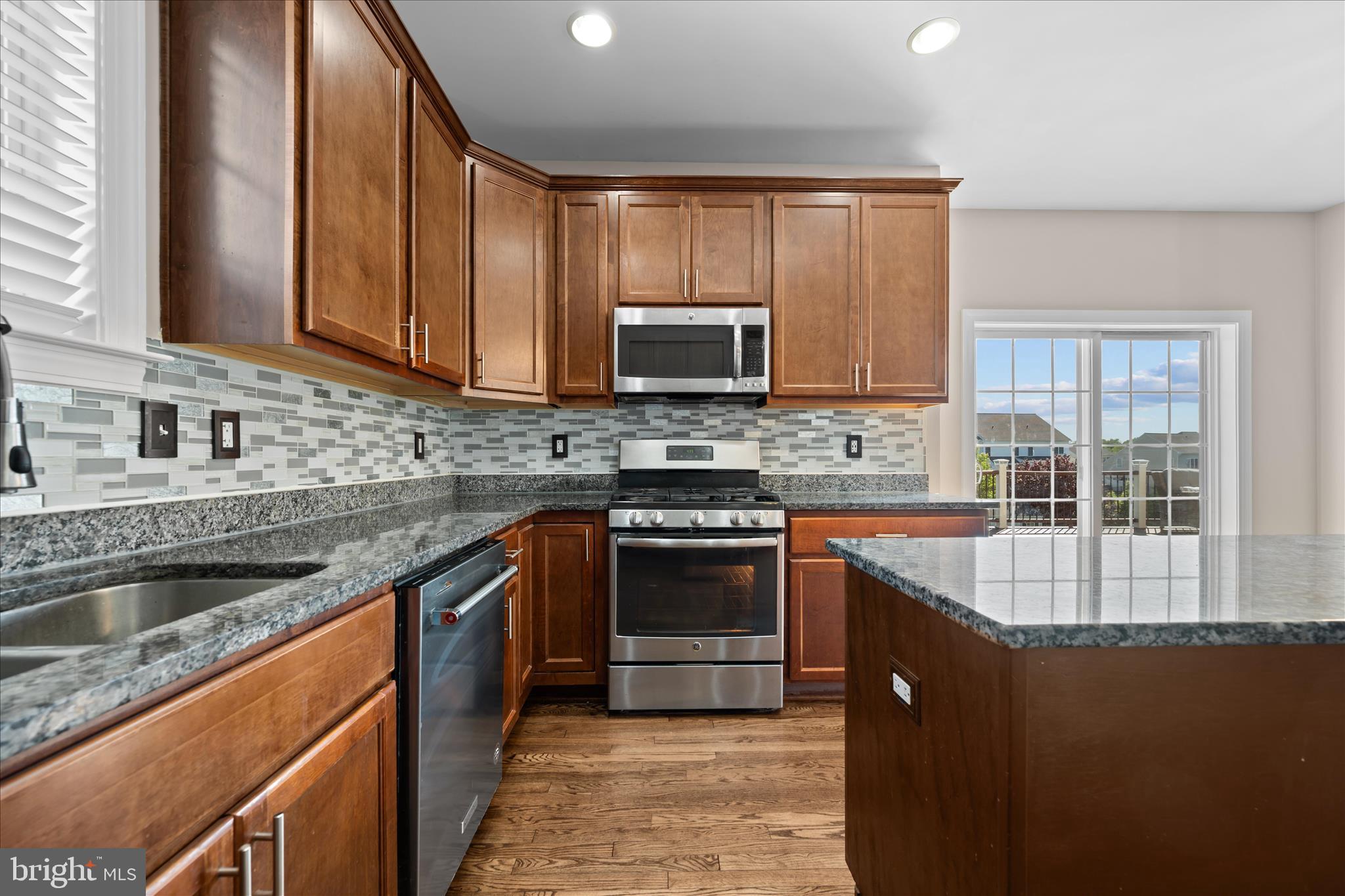 ROYAL OAKS - Residential
