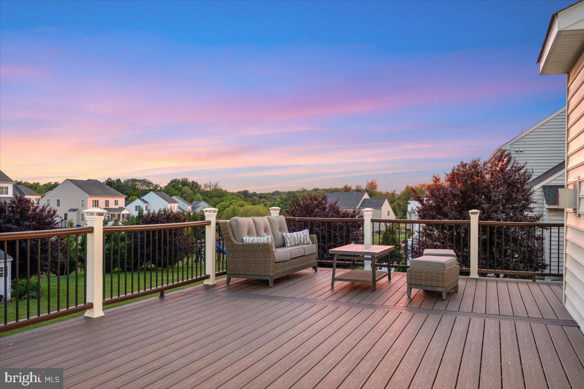 ROYAL OAKS - Residential