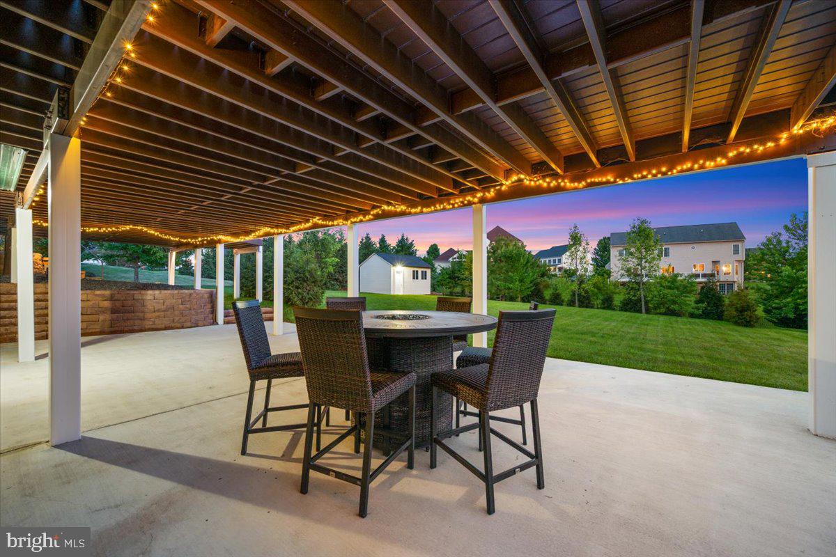 ROYAL OAKS - Residential