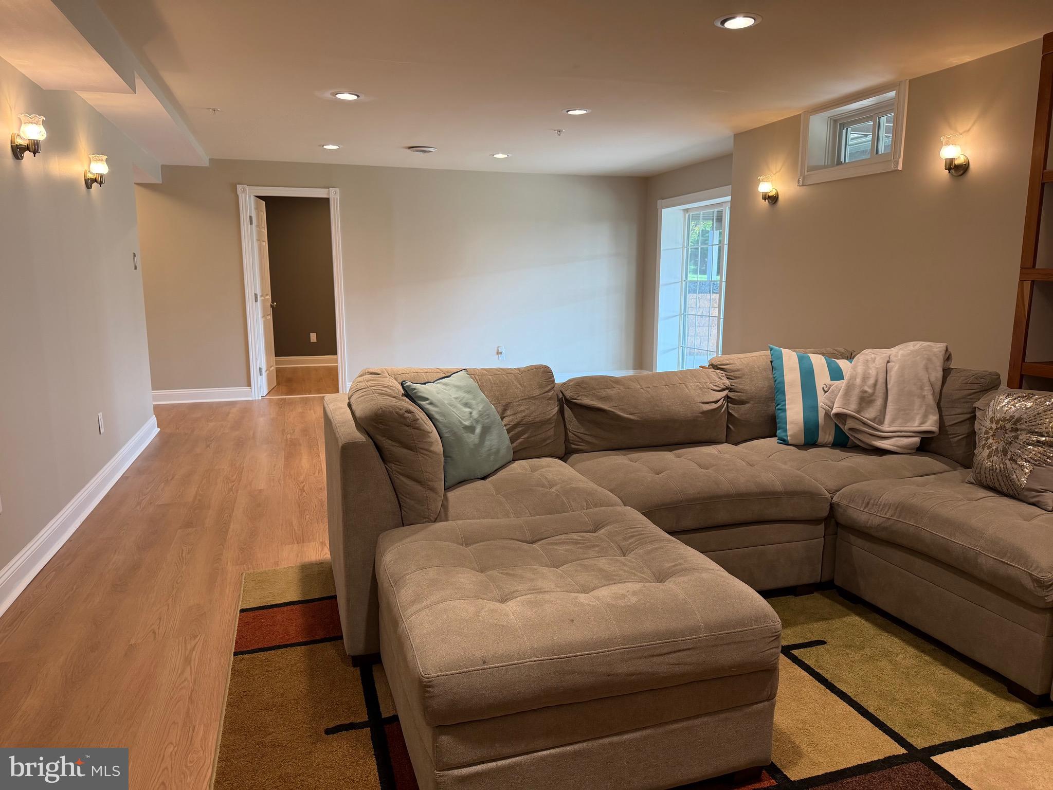ROYAL OAKS - Residential