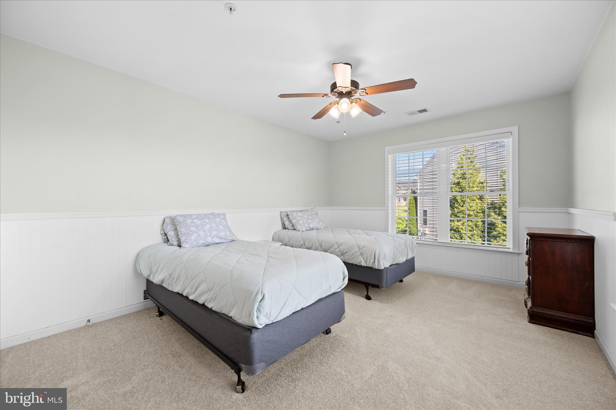 ROYAL OAKS - Residential