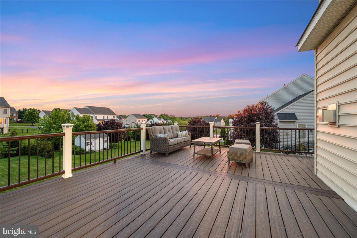 ROYAL OAKS - Residential