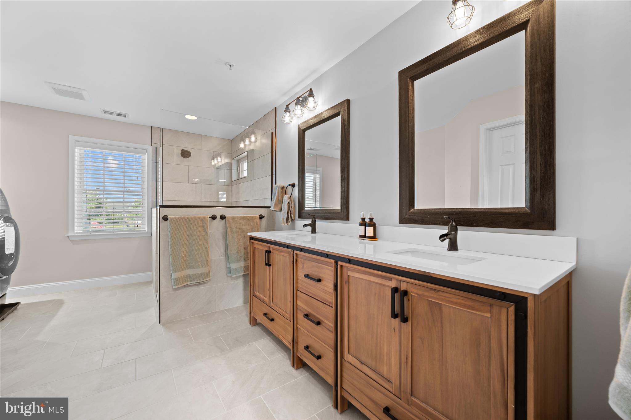 ROYAL OAKS - Residential