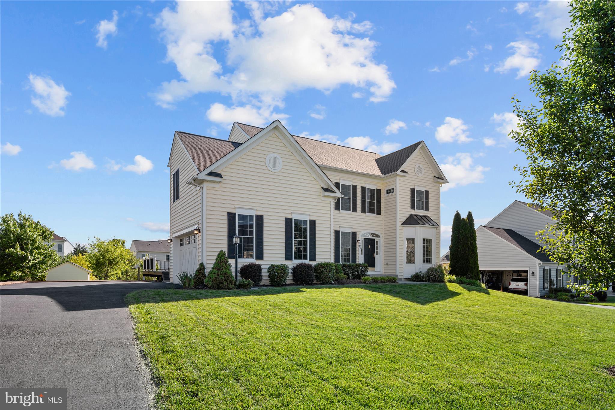 ROYAL OAKS - Residential