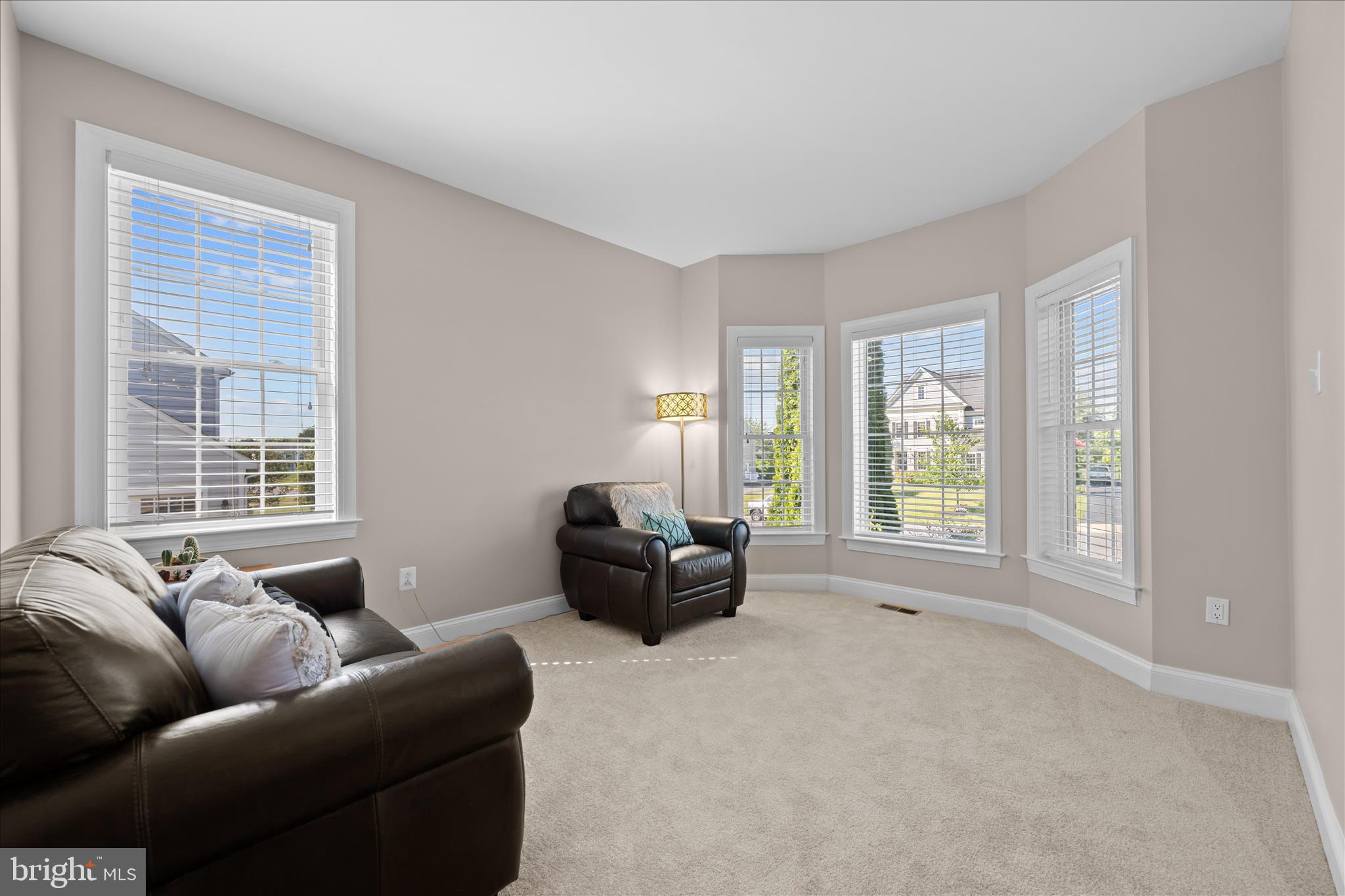 ROYAL OAKS - Residential