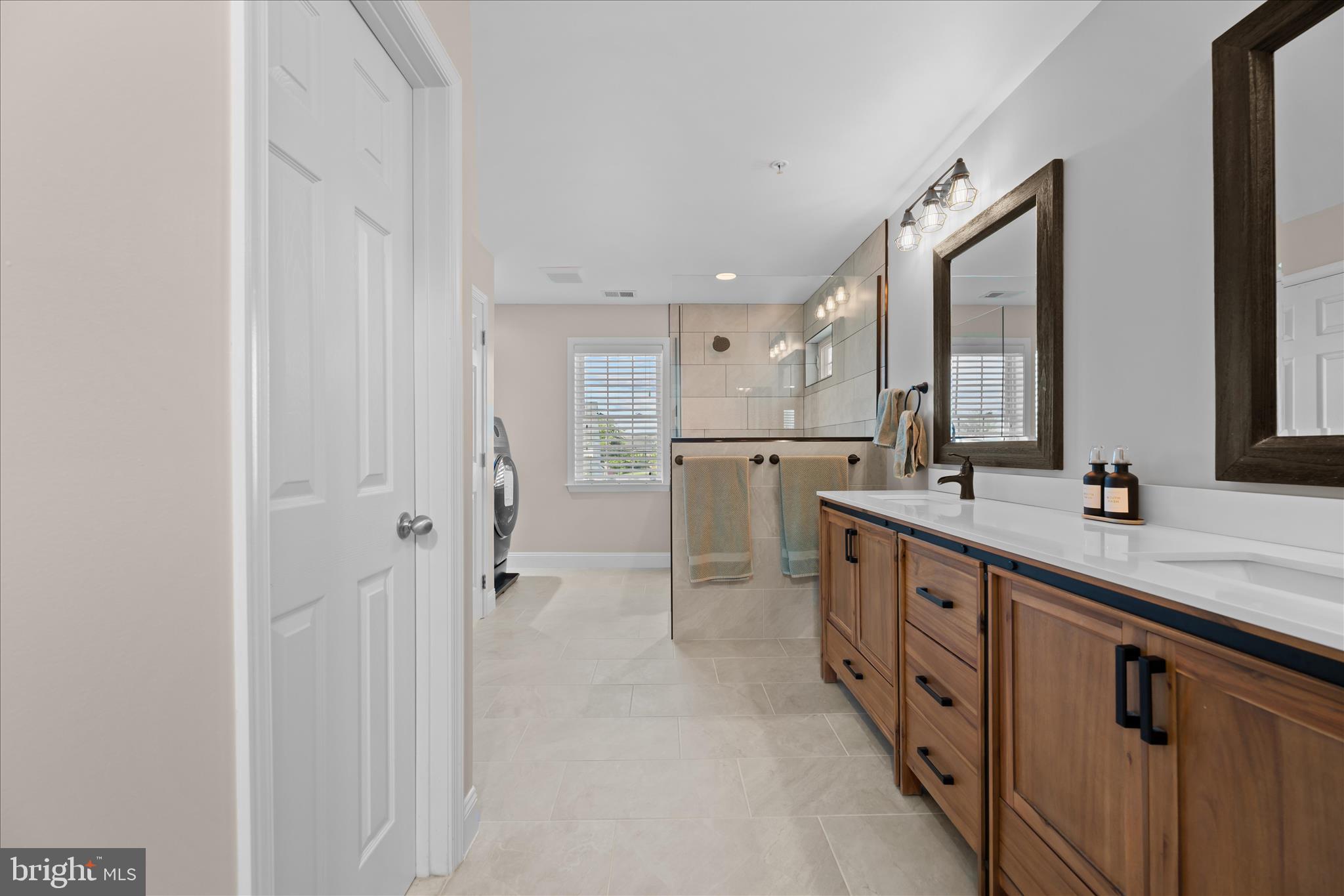 ROYAL OAKS - Residential