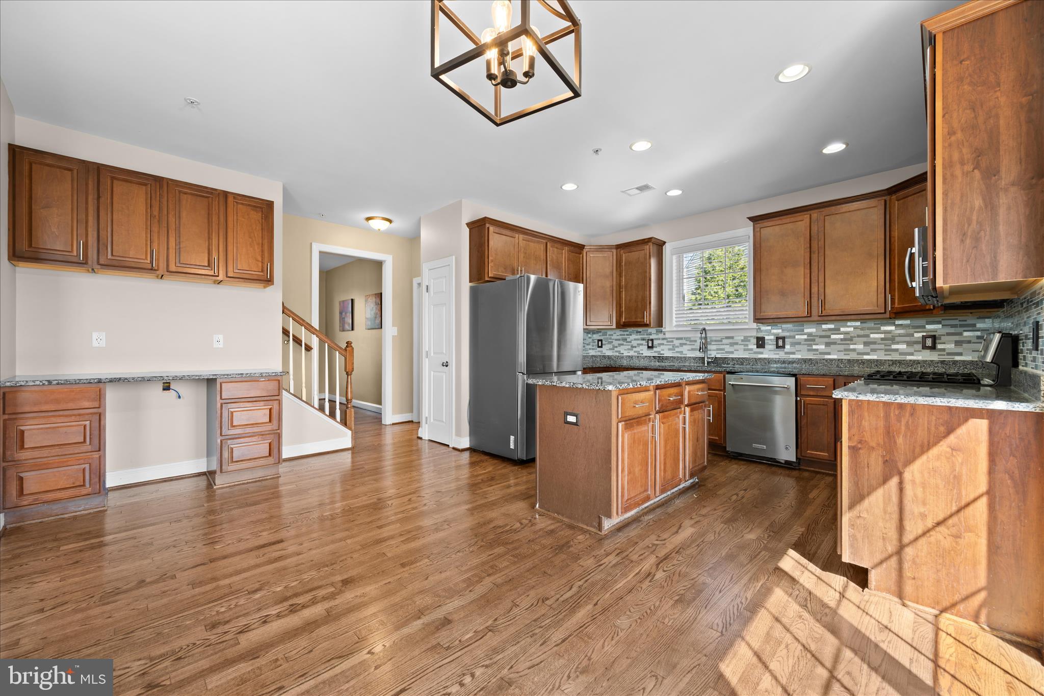 ROYAL OAKS - Residential