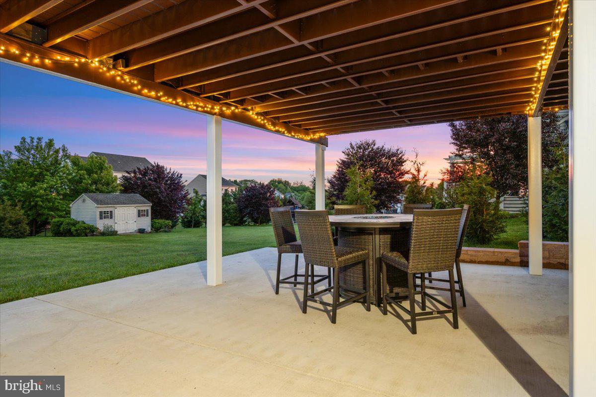 ROYAL OAKS - Residential