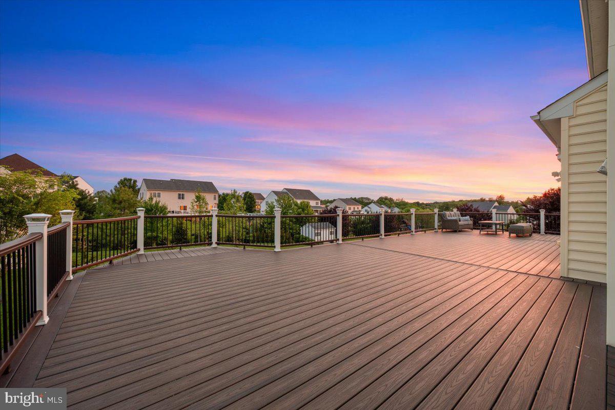 ROYAL OAKS - Residential