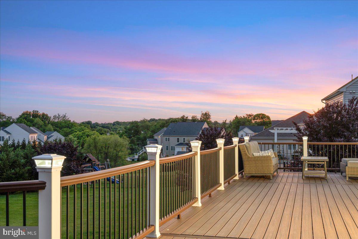 ROYAL OAKS - Residential