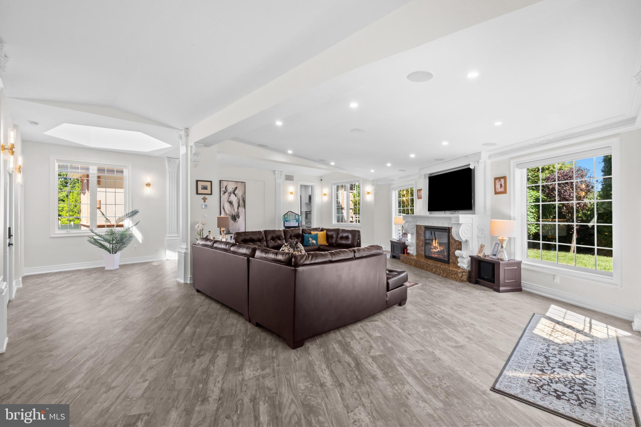 WASHINGTON CROSSING - Residential