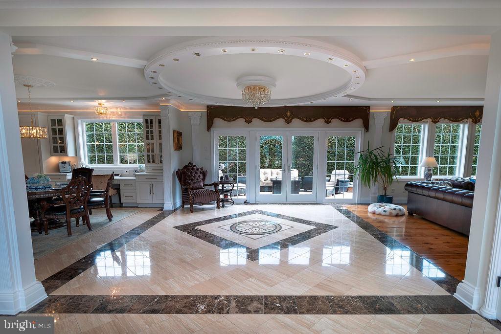 WASHINGTON CROSSING - Residential