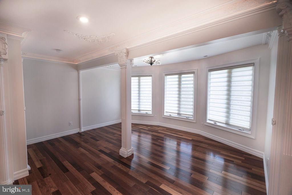 WASHINGTON CROSSING - Residential