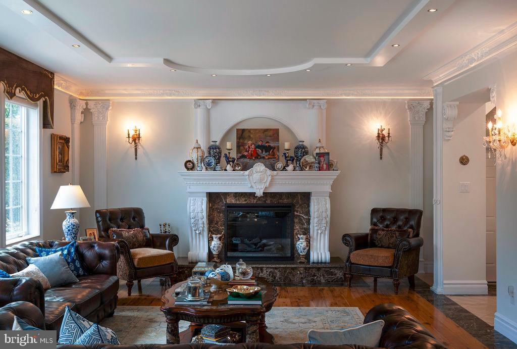 WASHINGTON CROSSING - Residential