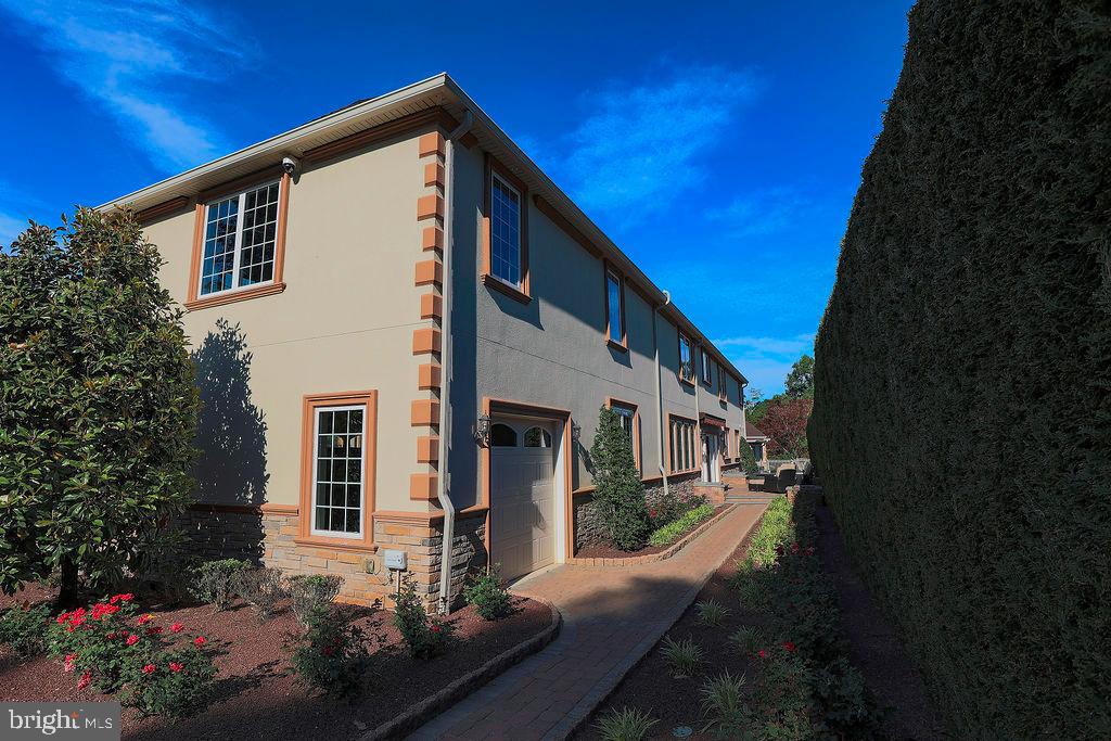 WASHINGTON CROSSING - Residential