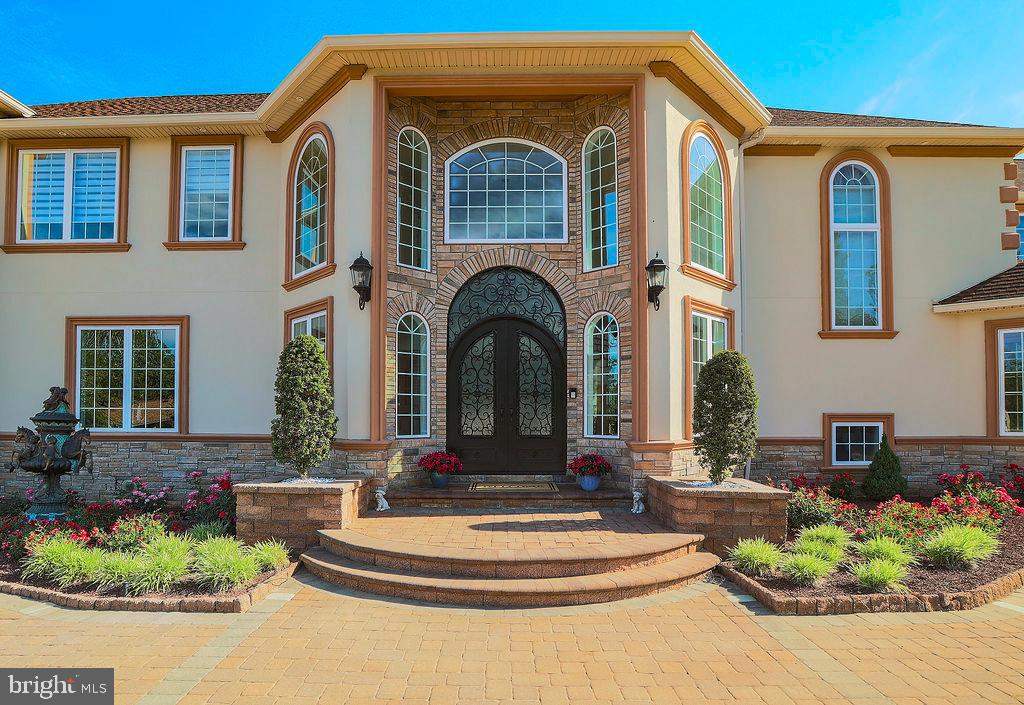 WASHINGTON CROSSING - Residential