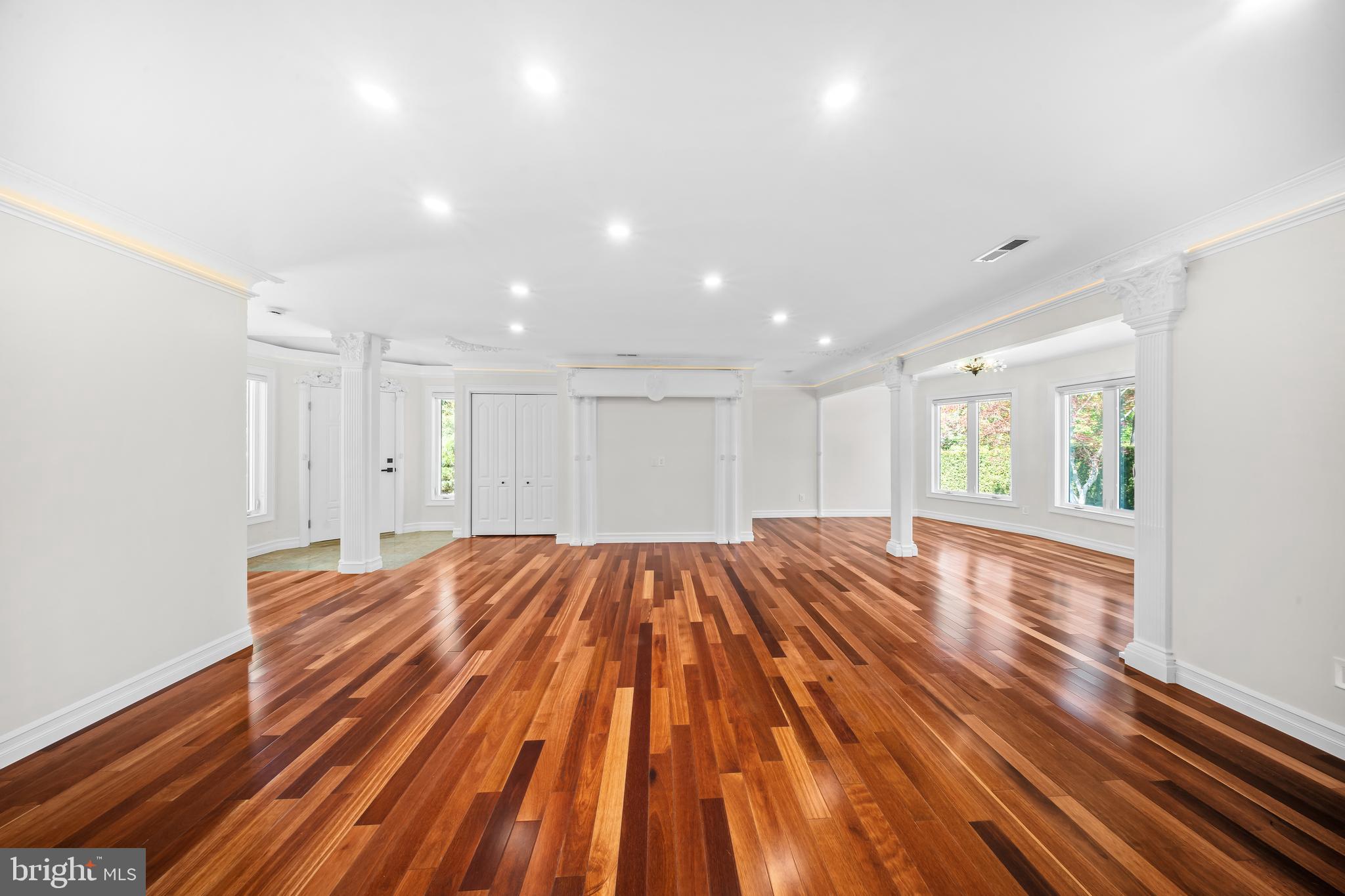 WASHINGTON CROSSING - Residential