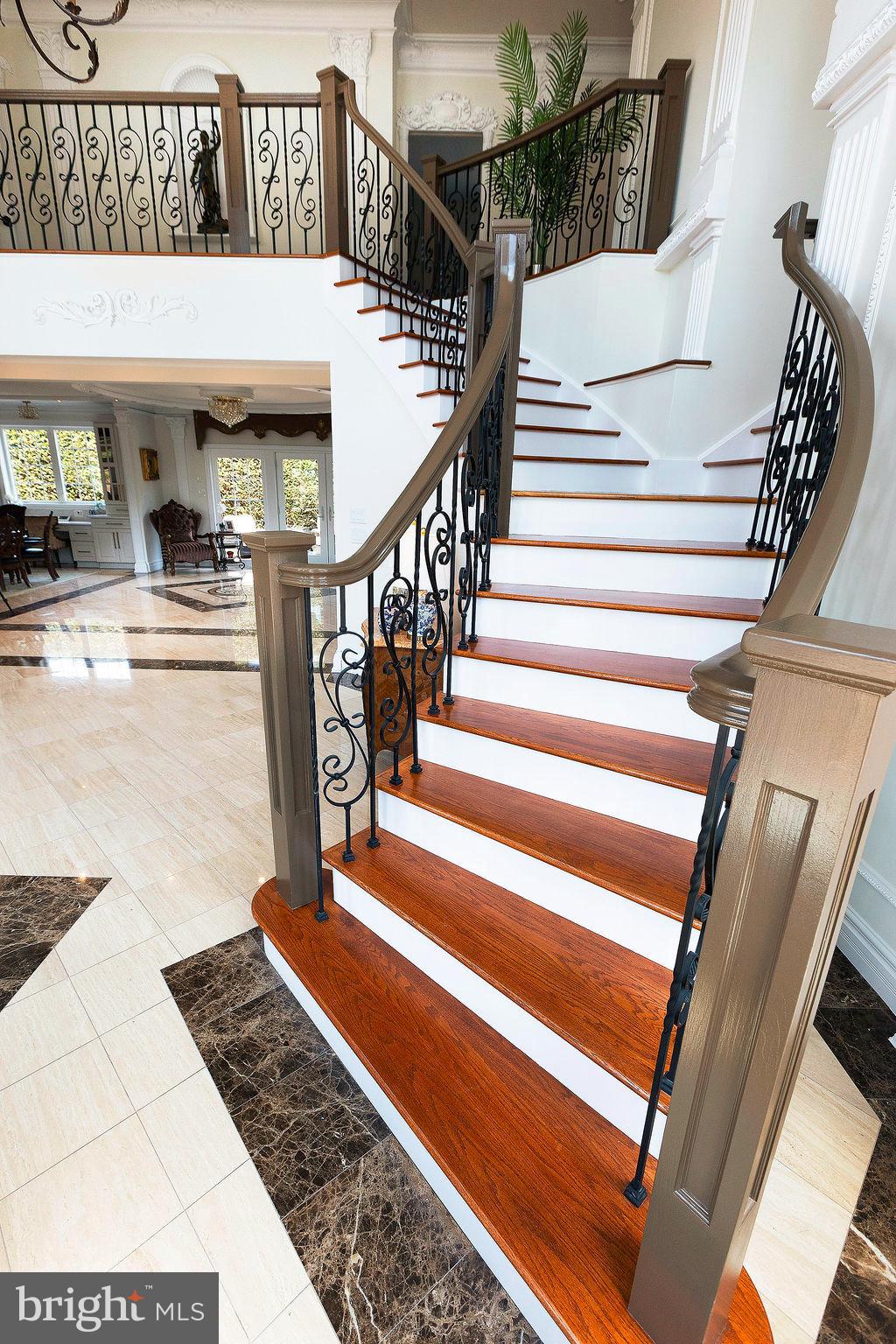WASHINGTON CROSSING - Residential
