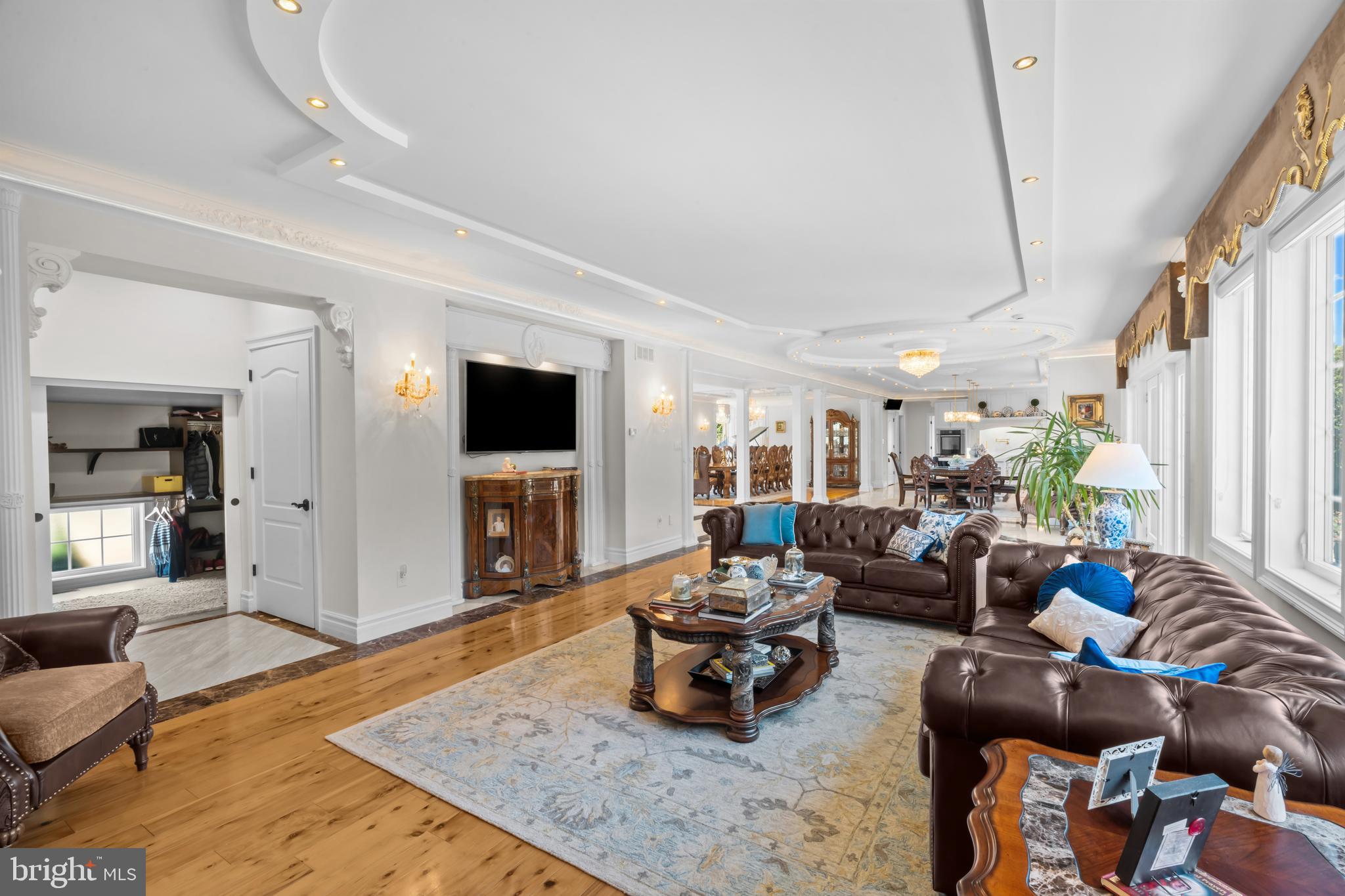 WASHINGTON CROSSING - Residential