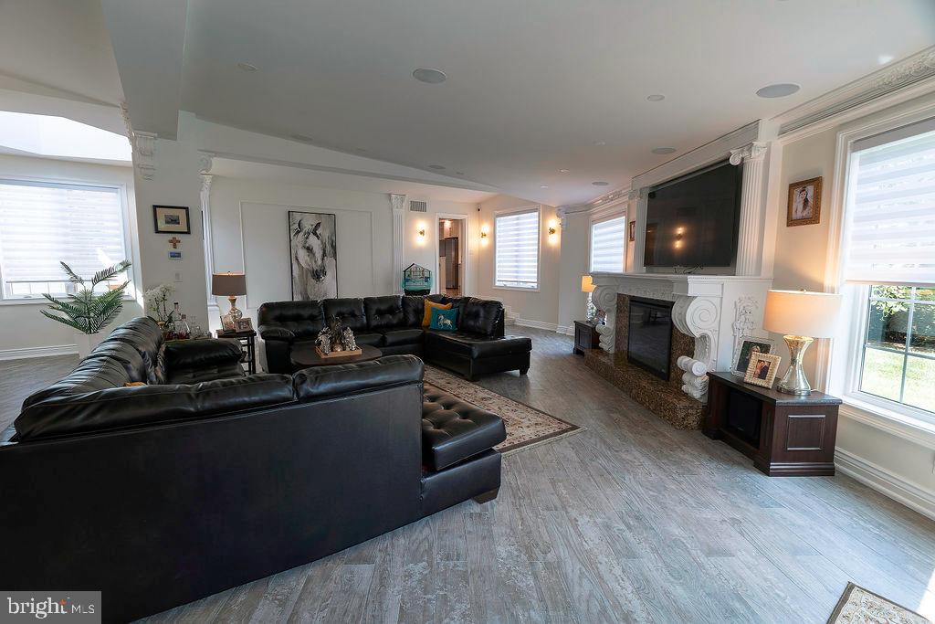 WASHINGTON CROSSING - Residential
