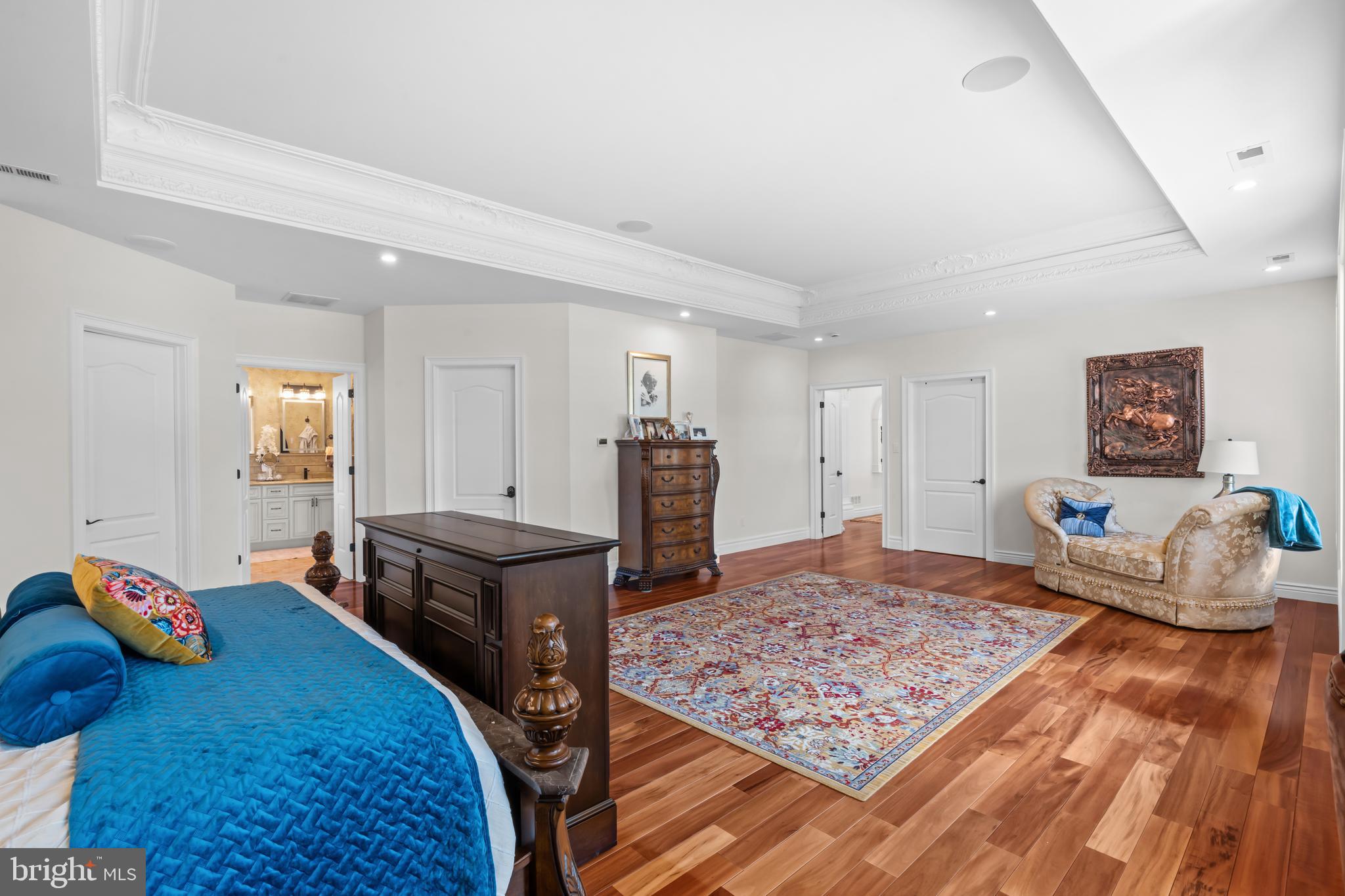 WASHINGTON CROSSING - Residential