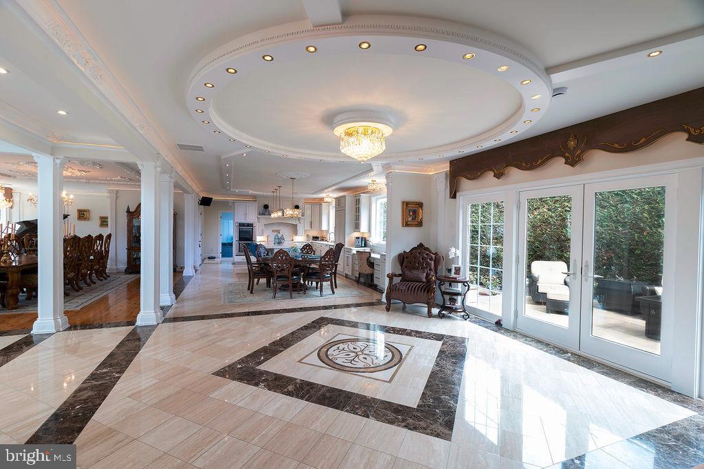 WASHINGTON CROSSING - Residential
