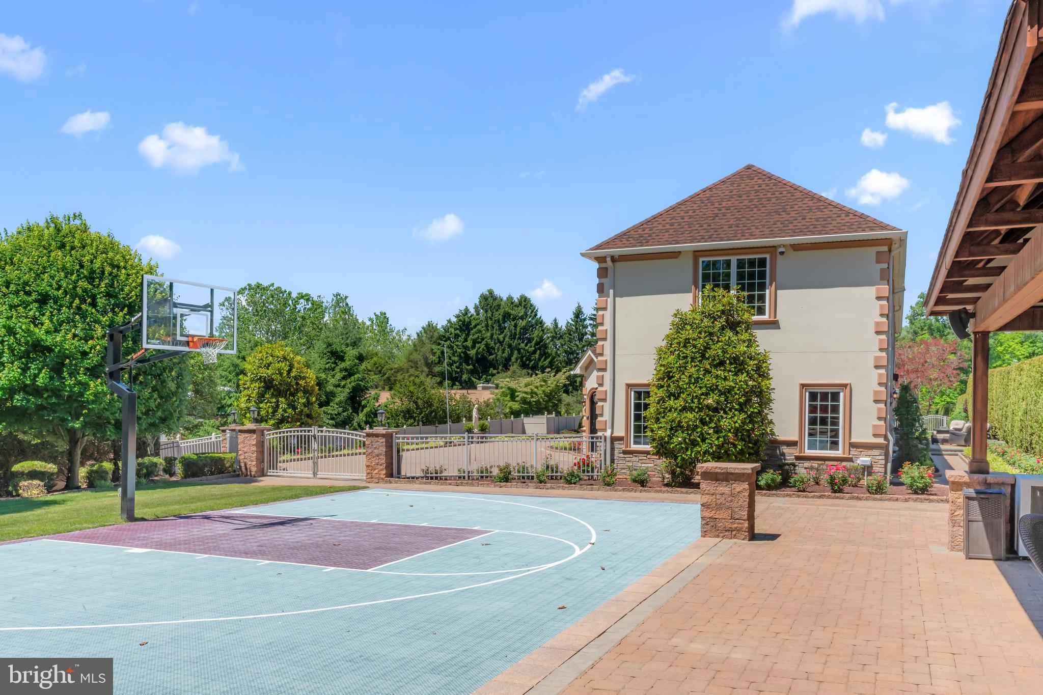 WASHINGTON CROSSING - Residential