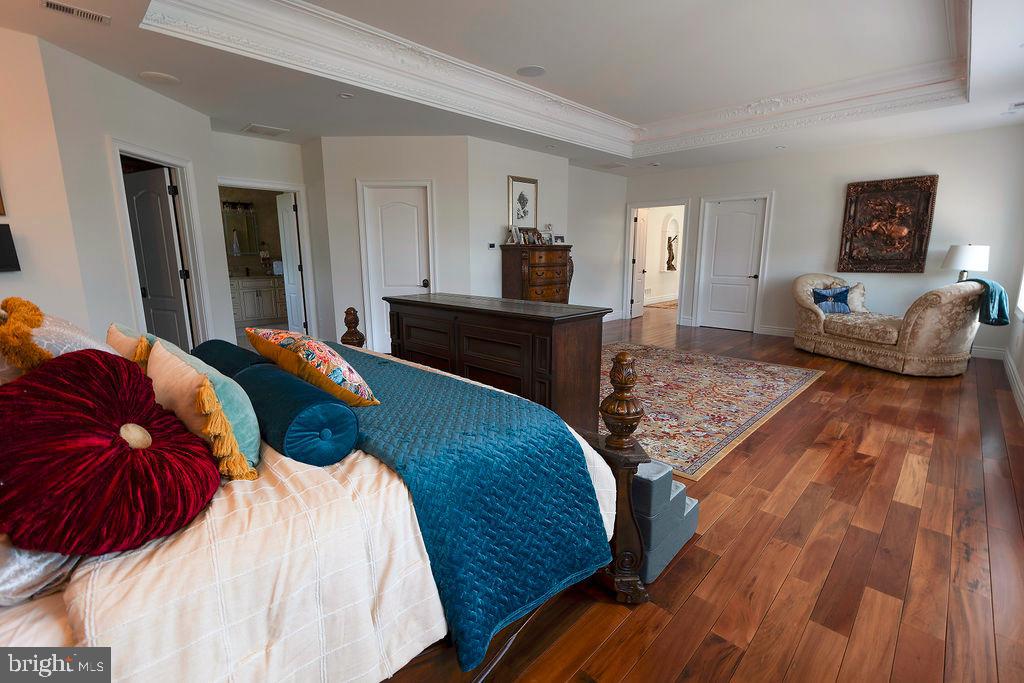 WASHINGTON CROSSING - Residential