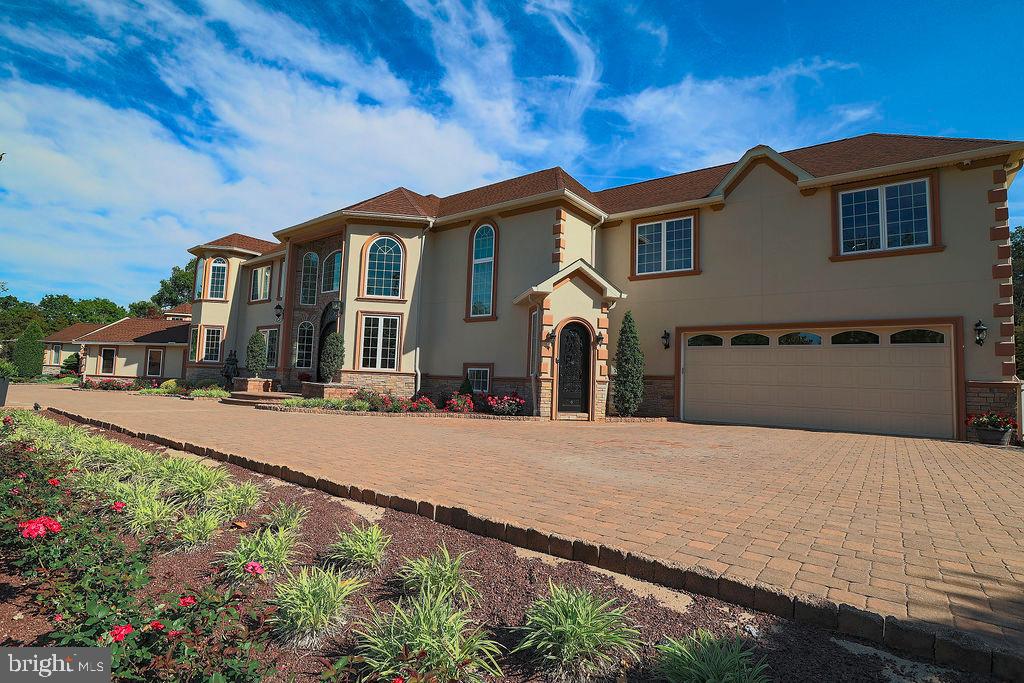 WASHINGTON CROSSING - Residential