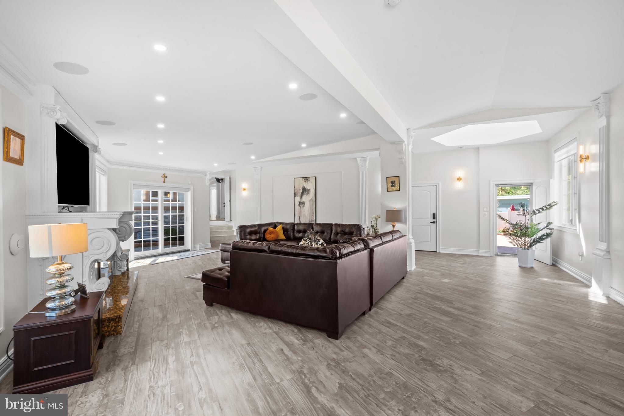 WASHINGTON CROSSING - Residential