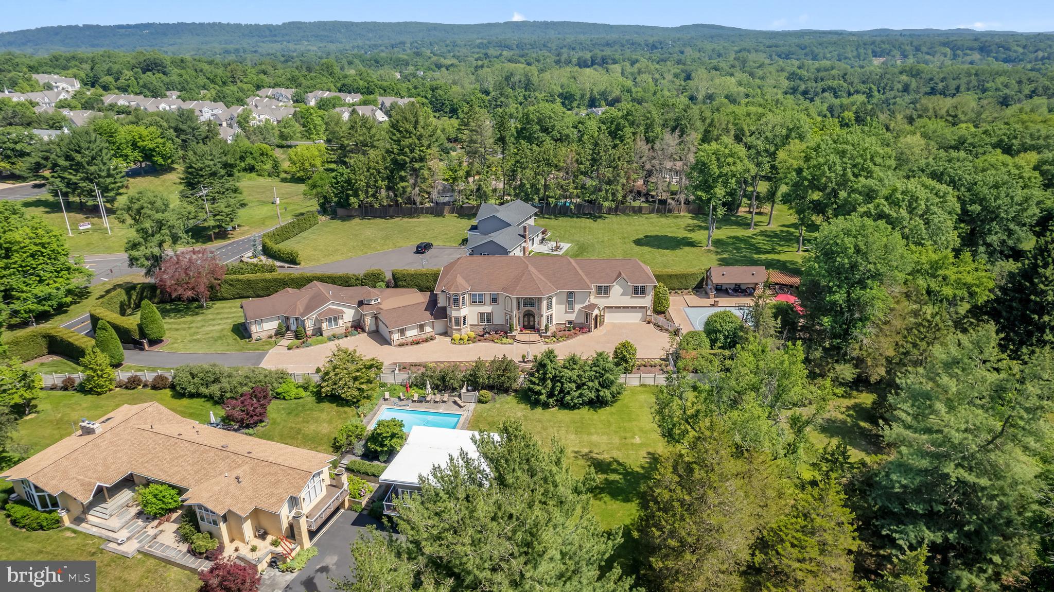 WASHINGTON CROSSING - Residential