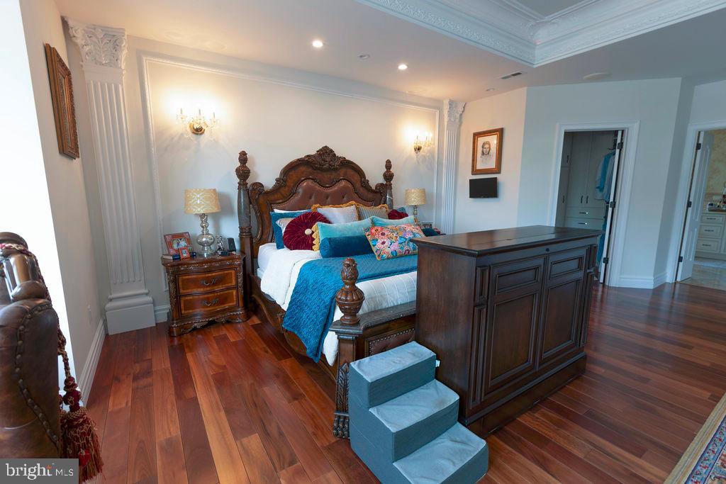 WASHINGTON CROSSING - Residential
