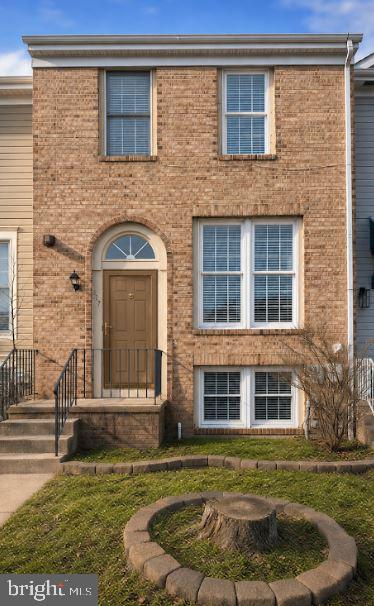 Incredible turn-key opportunity in the highly sought-after Pinewoods community! Whether you are looking for your perfect first home, a spacious upgrade, or a low-maintenance addition to your investment portfolio, this 1,550 sq. ft. townhome is ready for you to just unpack your bags and move right in.
Nearly the entire home has been freshly painted, offering a bright, clean, and modern canvas (with the exception of the pristine living room, which didn't need a single touch-up!). On the main level, you will love the updated kitchen featuring a center island—ideal for meal prep and casual dining—along with a refreshed main-floor powder room. Step through the sliding deck door onto your private deck, leading down to a fully fenced-in backyard that is perfect for hosting summer gatherings, letting pets play safely, or enjoying a quiet morning coffee.
Upstairs, you’ll find 3 cozy sized bedrooms with ample closet space, fully carpeted flooring,  and a full size hallway bathroom. The real showstopper is the newly remodeled, fully finished walk-out basement. Complete with its own full bathroom, this ample size flexible space can easily serve as a spacious rec room, a private home office, or an expansive guest suite.
Additional Unbeatable Perks include a low cost living Budget-friendly living with efficient natural gas heating and an incredibly low HOA fee  (covers common area maintenance and snow removal).
This wonderful home is located within minutes  of I- 95. Routes 1,  40, & 896, and best of all premier tax free shopping, dining, and New Castle County’s Glasgow Park.
The property can be conveyed to its new owner(s)as soon as poss. Its in move-in condition but being sold in AS-IS condition making it a seamless, hassle-free transaction for a quick close. Don’t miss out on an opportunity to purchase this Charming Spot!