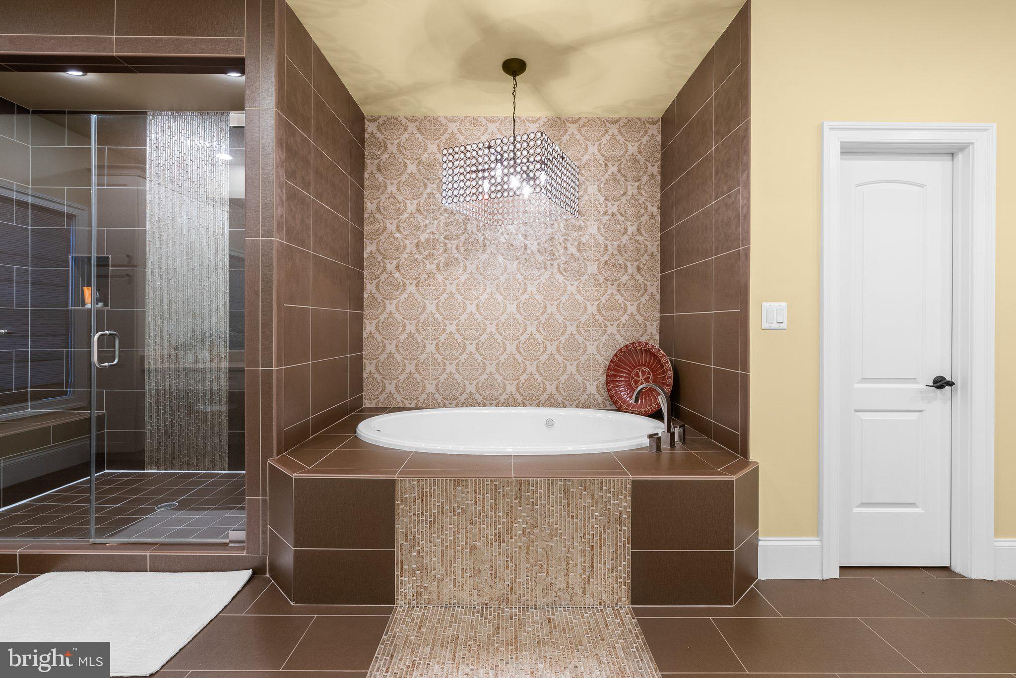GLEN MILL KNOLLS - Residential