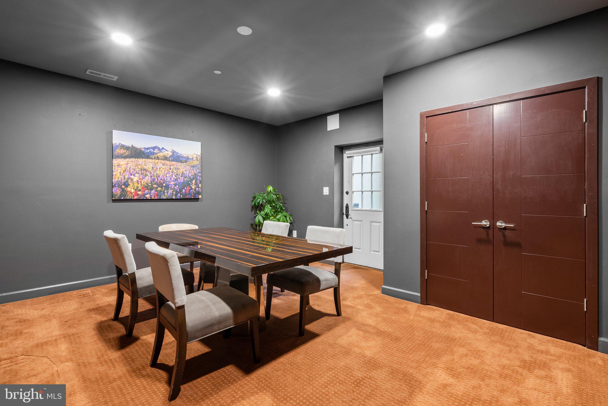GLEN MILL KNOLLS - Residential